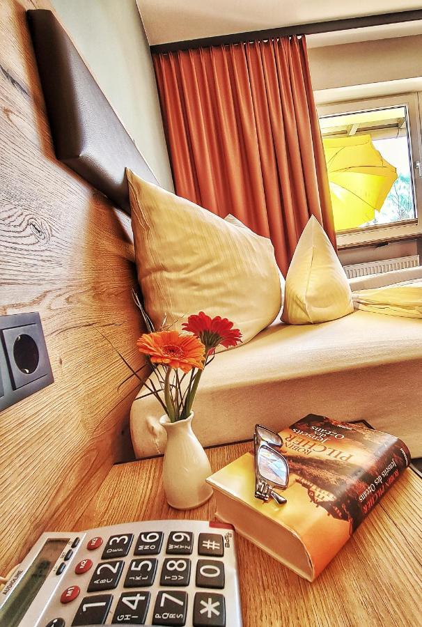 Aura-Hotel Saulgrub ภายนอก รูปภาพ