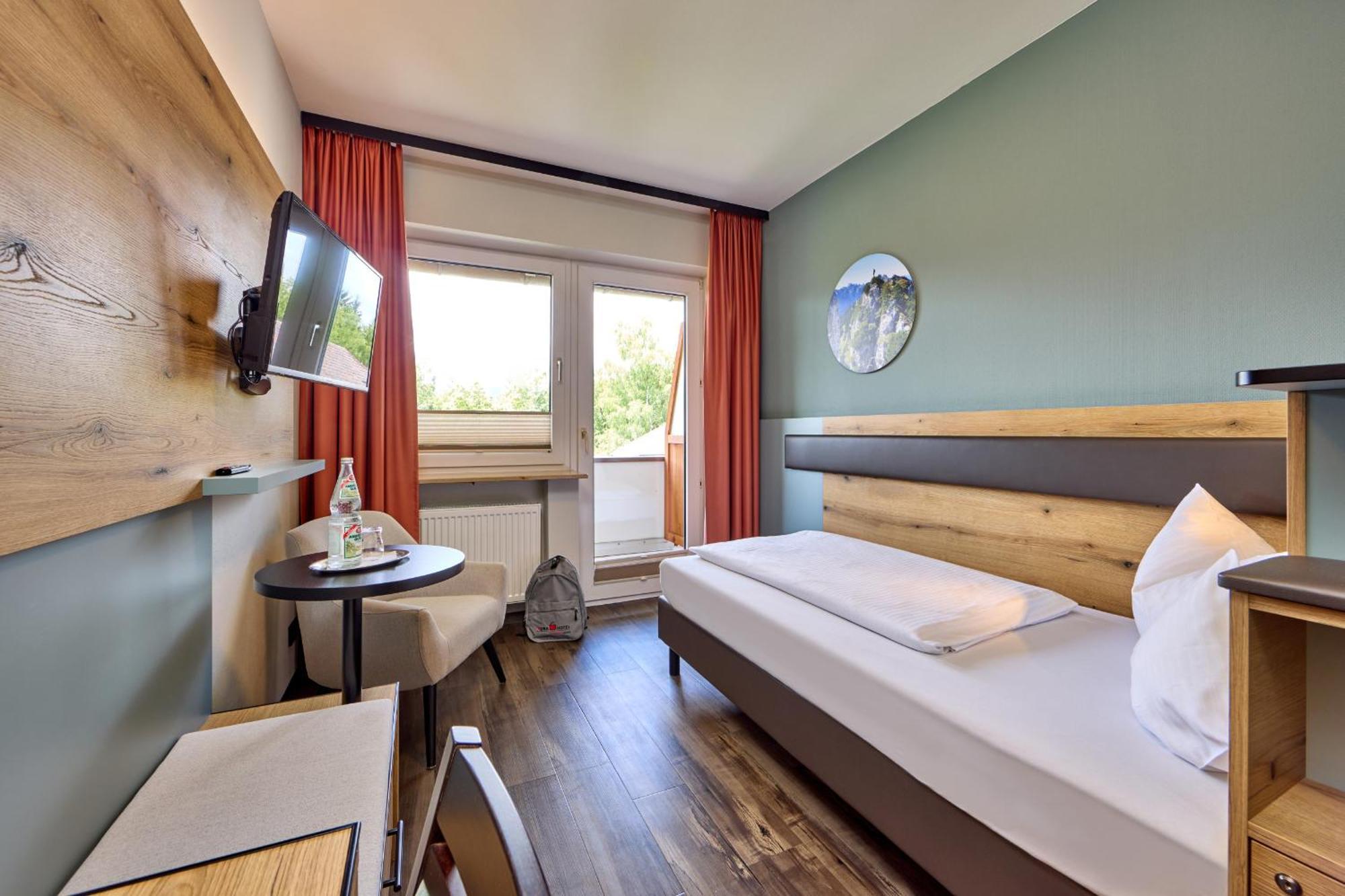 Aura-Hotel Saulgrub ภายนอก รูปภาพ