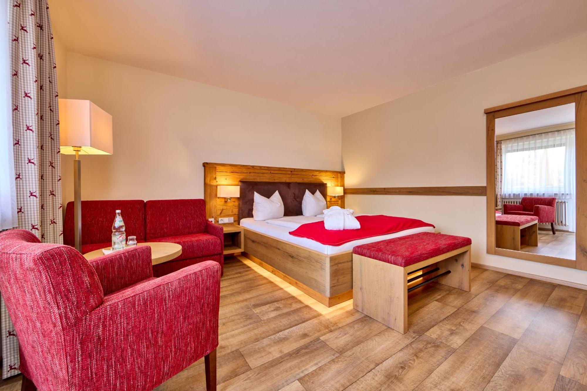 Aura-Hotel Saulgrub ภายนอก รูปภาพ