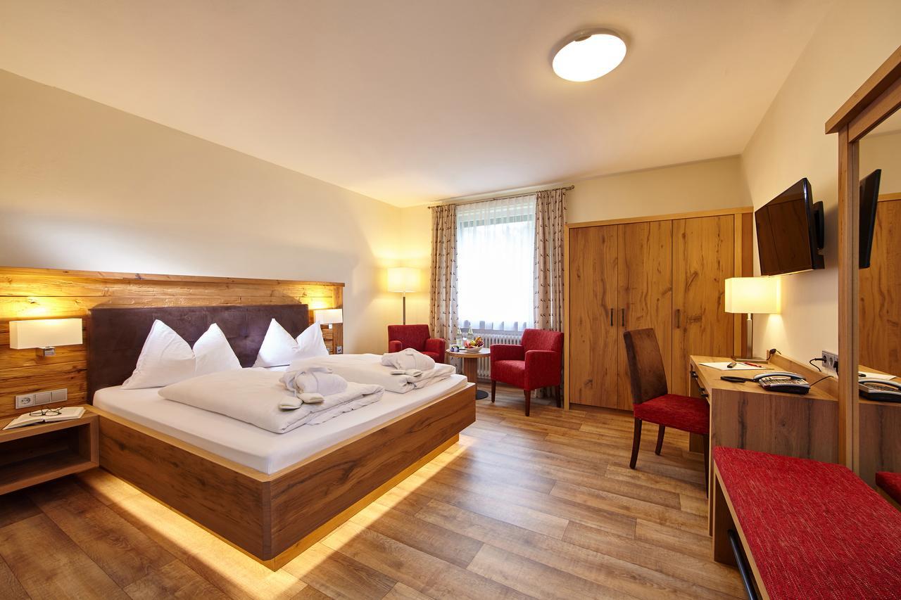 Aura-Hotel Saulgrub ภายนอก รูปภาพ